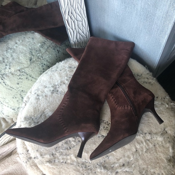Gorgeous Brown Suede Boots, Size 6.5 - Picture 2 of 8